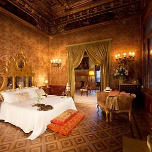Palazzetto Pisani Grand Canal Venice
